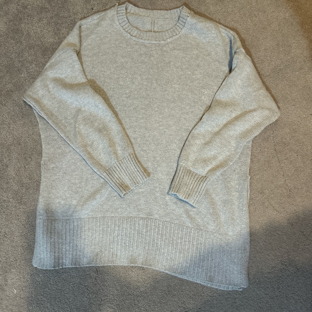 Aerie Light Gray Women's Crew Neck Sweater